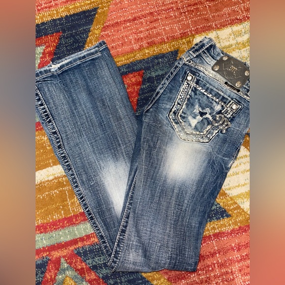 Distressed Miss Me Jeans - Picture 2 of 11